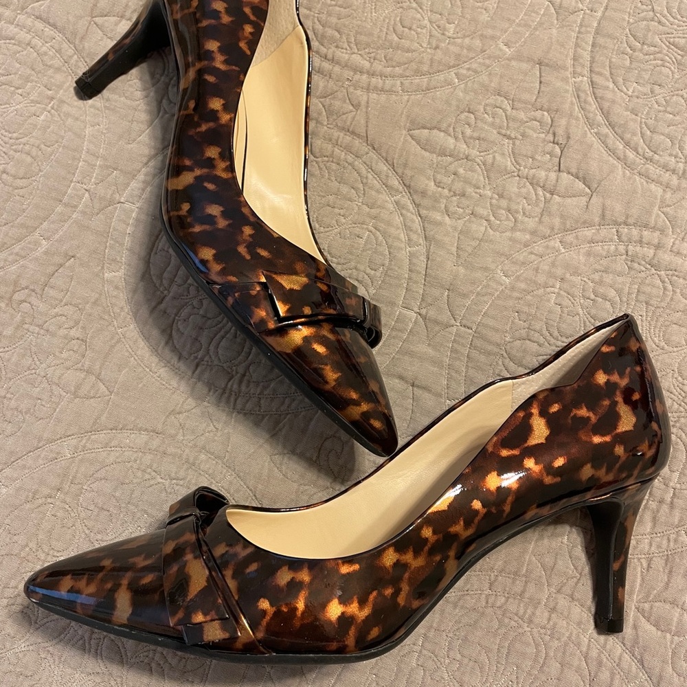 Patent tortoise shell pumps